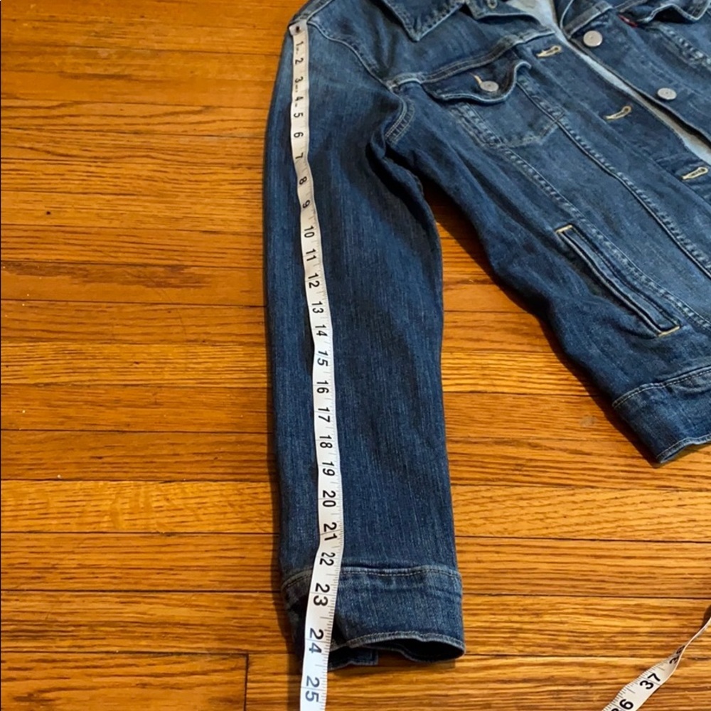 Levi’s Denim Jean Jacket - Picture 9 of 10